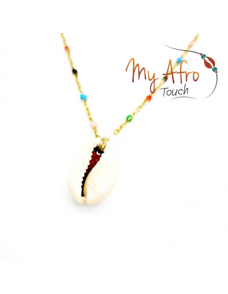 Collier chaine perlée colorée avec pendentif cauri naturel