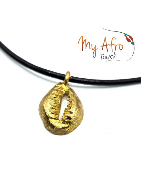 Collier ethnique en cuir et cauri artisanale en bronze