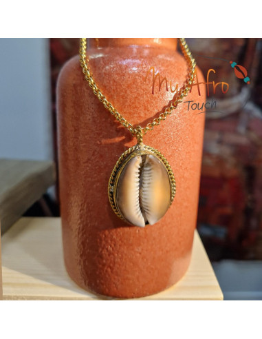 Collier chaine avec pendentif cauri marron