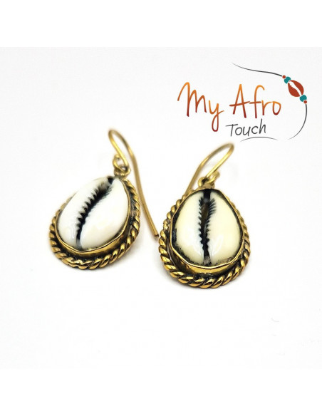 Boucles d'oreilles cauri serti torsade - collection Arcana