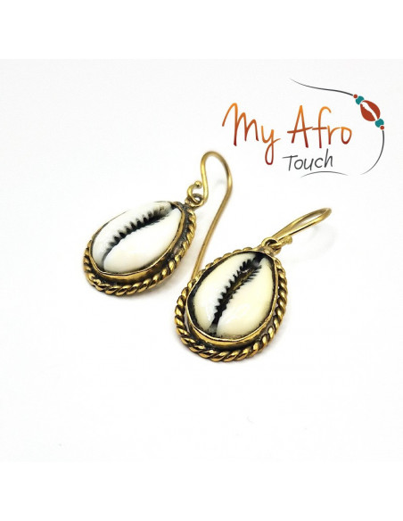 Boucles d'oreilles cauri serti torsade - collection Arcana
