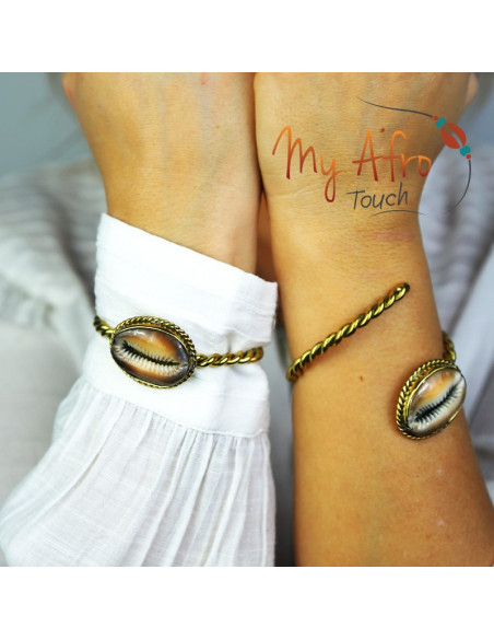Bracelet jonc torsadé avec cauri marron