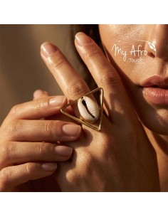 Bague triangle en bronze avec cauri – Modèle Aaru | My Afro Touch