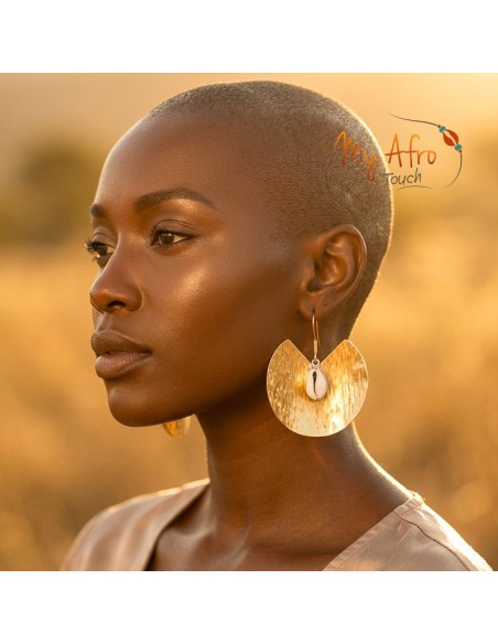 Boucles larges en bronze texturé et cauri – Koro | My Afro Touch
