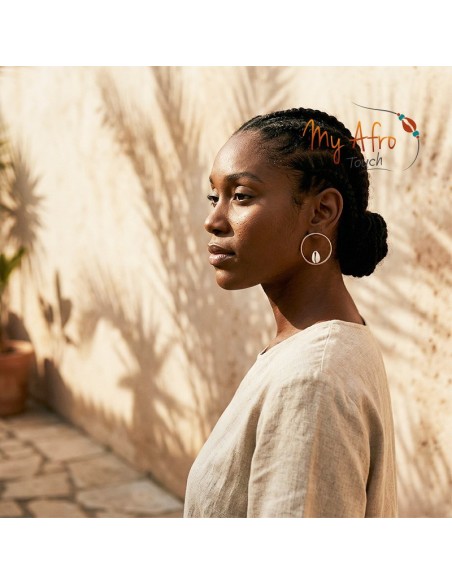 Boucles d’oreilles créoles en bronze et cauri – Kemi | My Afro Touch